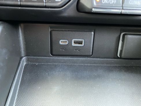 Used 2022 GMC Yukon SLT w/ SLT Luxury Package image 21