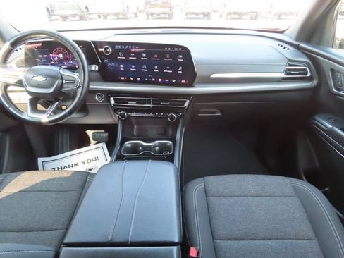Used 2025 Chevrolet Traverse LT w/ Sun and Wheel Package AWD/4WD image 27