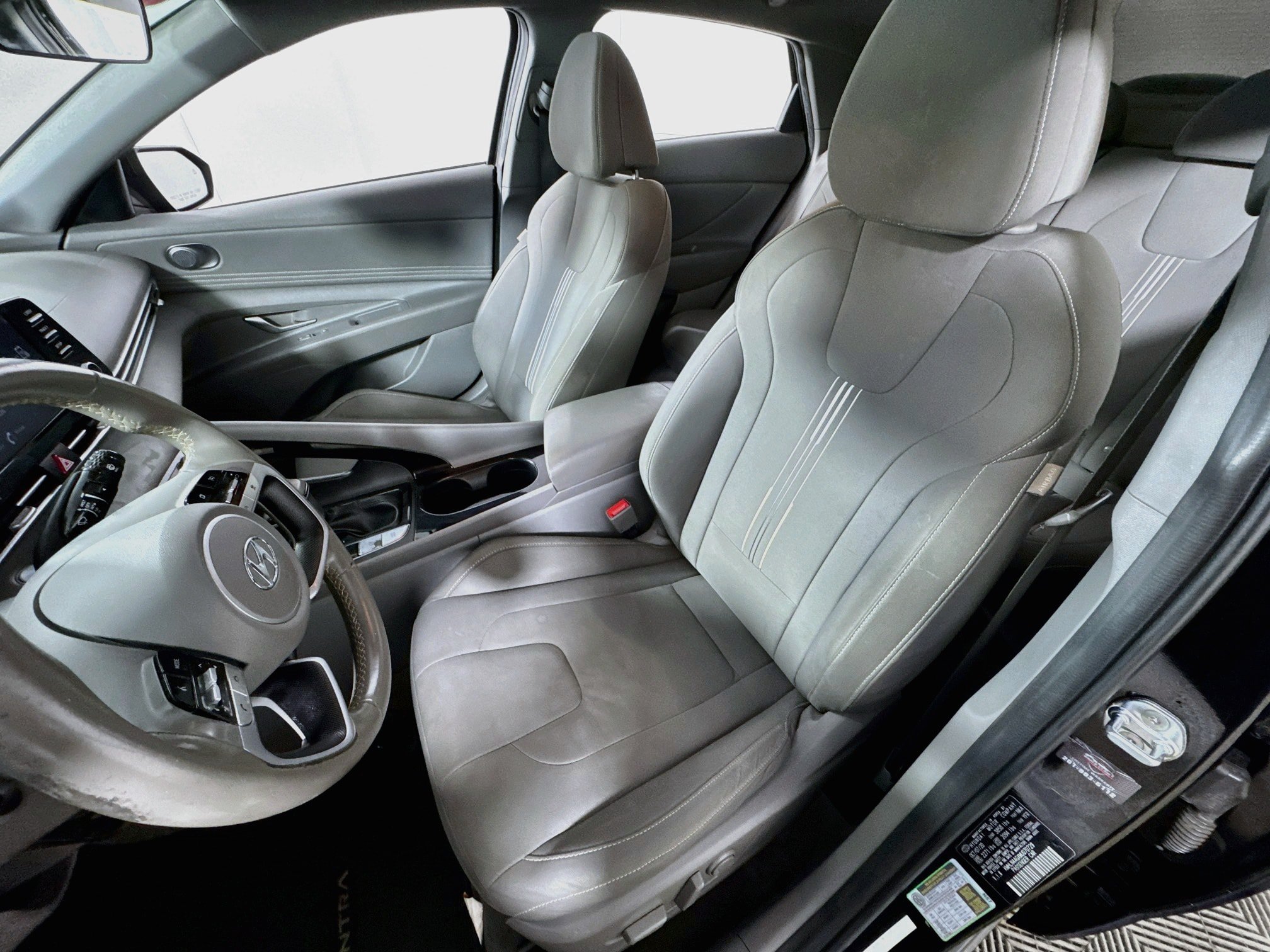 Used 2021 Hyundai Elantra SEL w/ Convenience + Premium Package FWD image 16