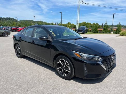Used 2025 Nissan Sentra SV FWD image 2