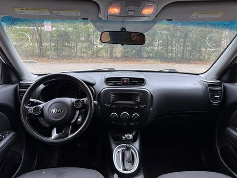 Used 2014 Kia Soul + image 11