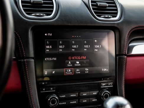 Used 2022 Porsche 718 Cayman image 28