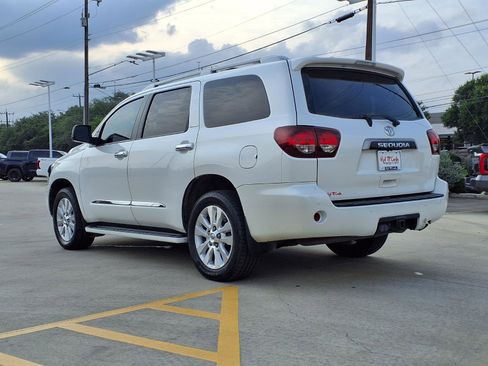 Used 2020 Toyota Sequoia Platinum RWD image 7