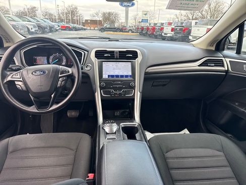 Used 2020 Ford Fusion SE image 17
