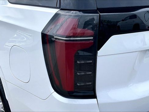 Used 2025 Chevrolet Tahoe LT AWD/4WD image 29