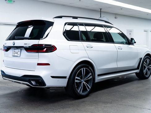 Used 2024 BMW X7 xDrive40i w/ M Sport Package image 6
