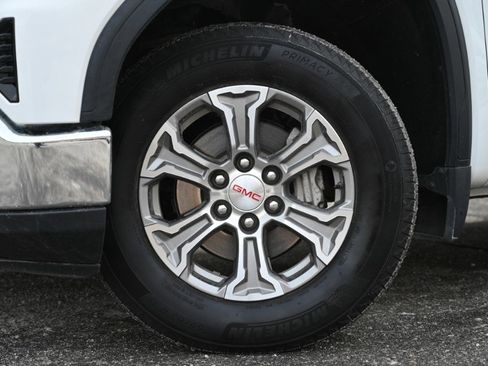 Used 2025 GMC Sierra 1500 SLT image 10