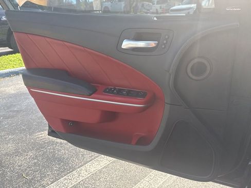 Used 2019 Dodge Charger Scat Pack w/ Dynamics Package image 12