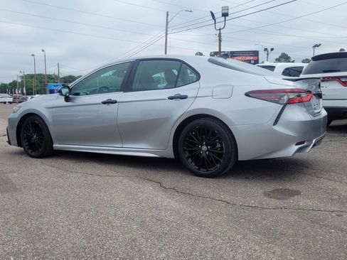 Used 2022 Toyota Camry SE w/ Convenience Package FWD image 10