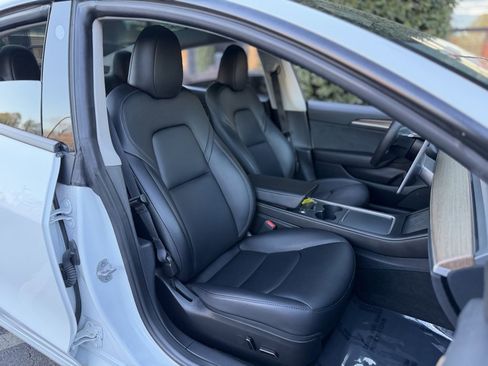 Used 2023 Tesla Model 3 Standard Range image 32