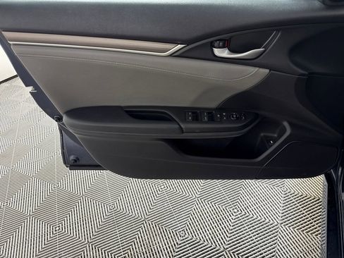 Used 2019 Honda Civic EX-L image 9