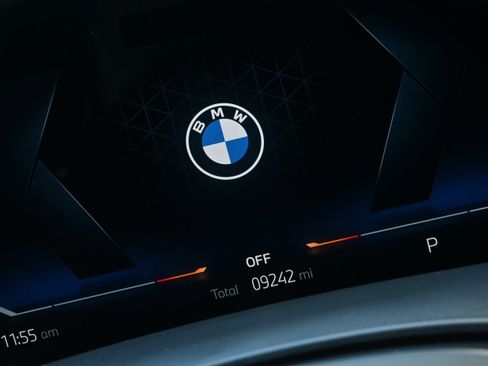 Certified 2026 BMW X7 xDrive40i w/ M Sport Package AWD/4WD image 37