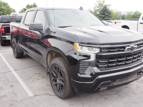 Used 2024 Chevrolet Silverado 1500 RST w/ Z71 Off-Road Package AWD/4WD image 2