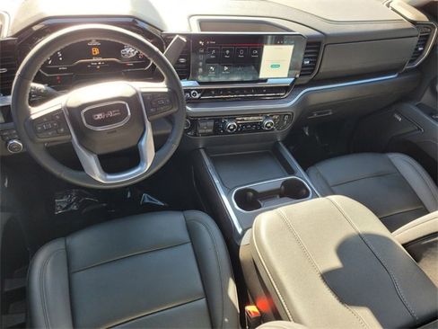 Used 2025 GMC Sierra 2500 SLT w/ SLT Premium Package image 9