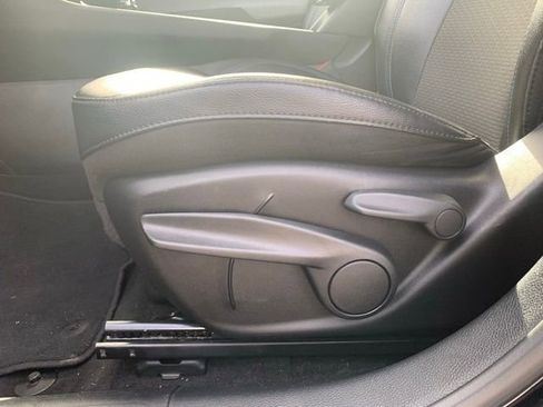 Used 2024 Jeep Compass Latitude image 11