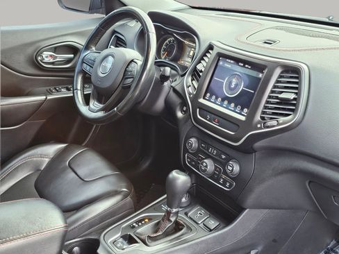 Used 2019 Jeep Cherokee Trailhawk w/ Comfort/Convenience Group image 26