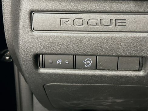 Used 2023 Nissan Rogue S AWD/4WD image 17