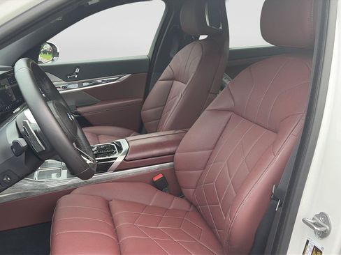 Used 2024 BMW 760i xDrive w/ Executive Package AWD/4WD image 11