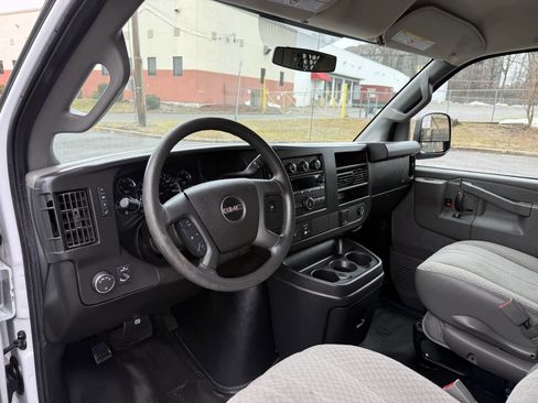 Used 2017 GMC Savana 2500 image 9