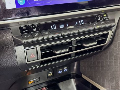 Certified 2025 Toyota Camry XLE image 16