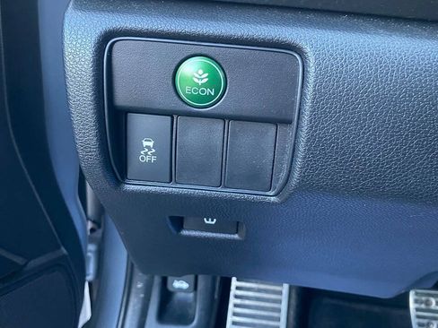 Used 2017 Honda Accord LX image 22