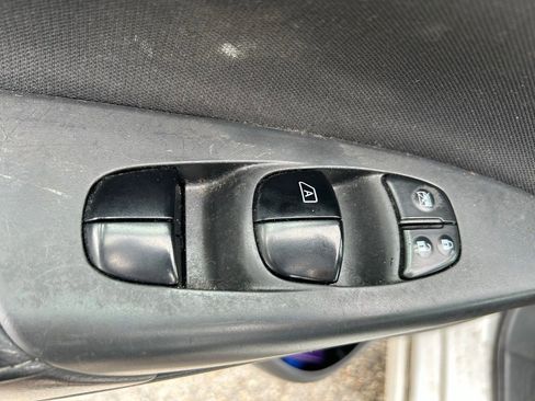 Used 2018 Nissan Sentra S image 16