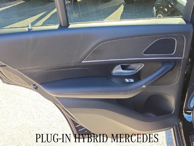 Used 2025 Mercedes-Benz GLE 450e 4MATIC image 11