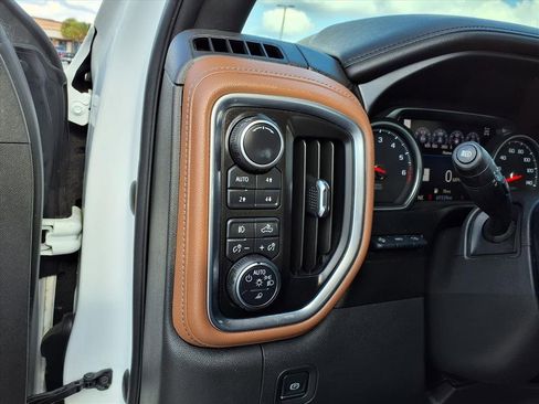 Used 2019 Chevrolet Silverado 1500 High Country w/ Technology Package image 27