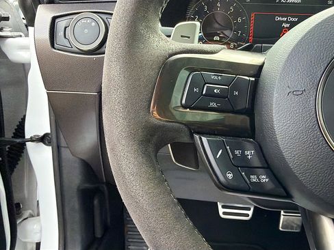 Used 2022 Ford Mustang Shelby GT500 w/ Technology Package image 35