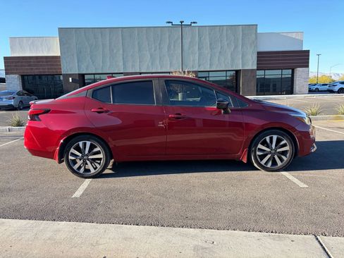 Used 2020 Nissan Versa SR image 6
