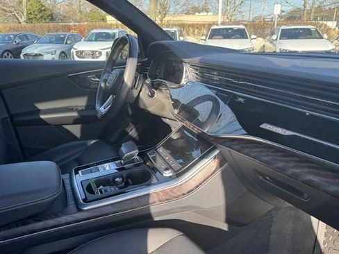 Used 2021 Audi Q8 Premium Plus w/ Premium Plus Package image 28
