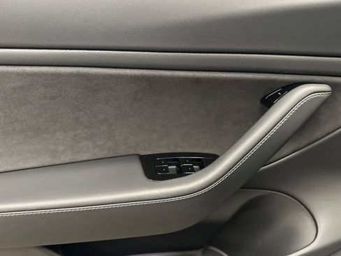 Used 2018 Tesla Model 3 image 12