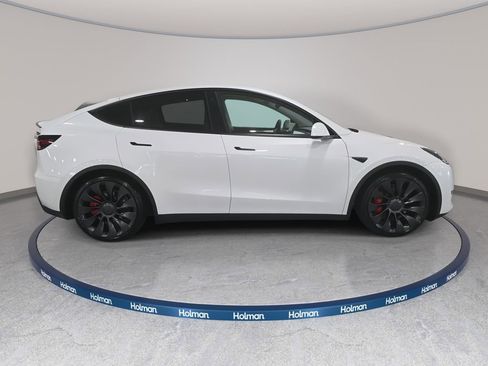 Used 2023 Tesla Model Y Performance image 5