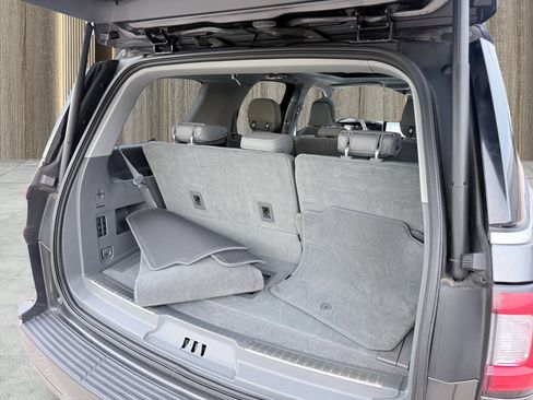 Used 2018 Lincoln Navigator Reserve w/ Technology Package image 14