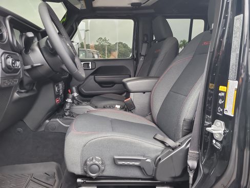Used 2025 Jeep Gladiator Rubicon w/ Safety Group AWD/4WD image 17
