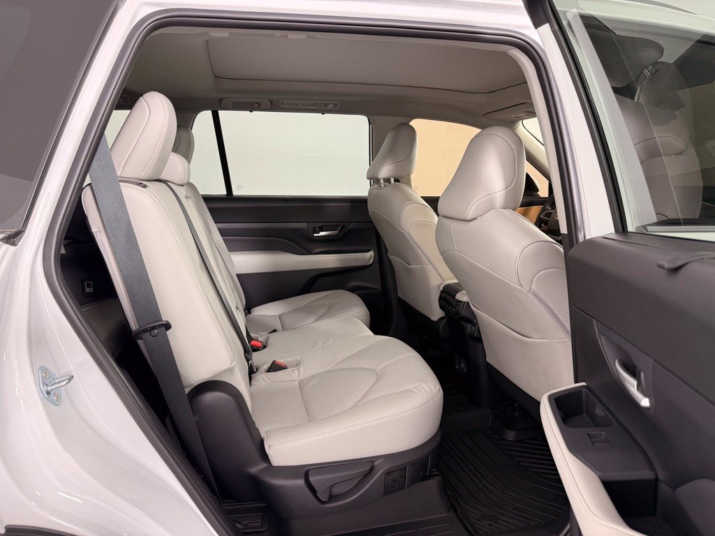 Certified 2026 Toyota Grand Highlander AWD image 22