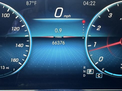 Used 2022 Mercedes-Benz GLE 350 4MATIC w/ Premium Package image 15