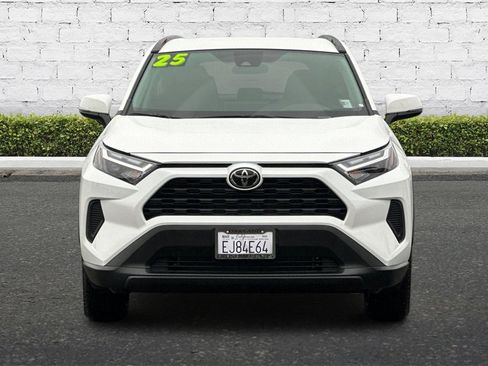 Used 2025 Toyota RAV4 XLE image 9