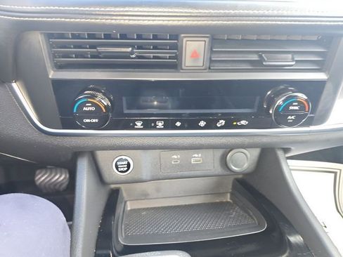 Certified 2023 Nissan Rogue SV image 17