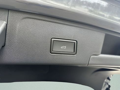 New 2026 Volkswagen Atlas Cross Sport SEL Premium R-Line image 25