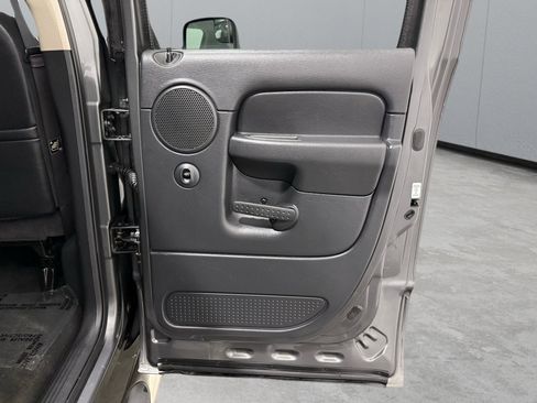 Used 2004 Dodge Ram 3500 Truck SLT w/ Trailer Tow Group image 26