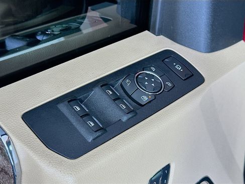 Used 2018 Ford F250 Lariat w/ Lariat Ultimate Package AWD/4WD image 18