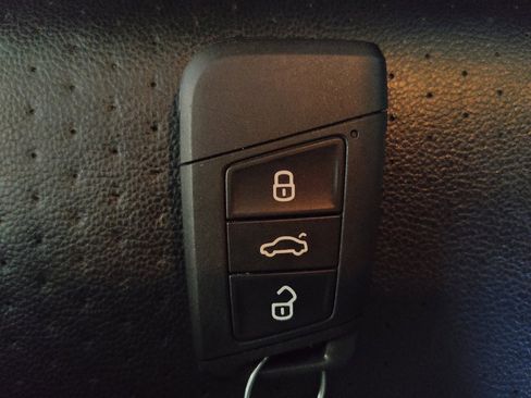 Used 2019 Volkswagen Jetta SE FWD image 32