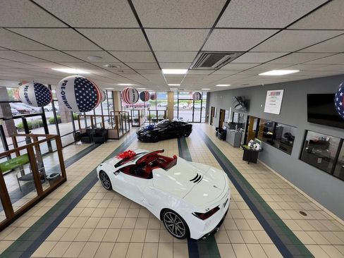 Used 2023 GMC Yukon XL SLT image 34