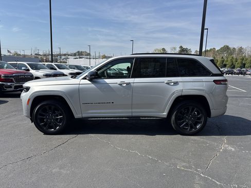 New 2026 Jeep Grand Cherokee Limited Reserve image 4