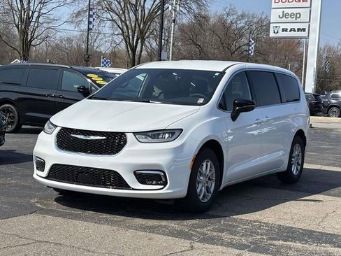 New 2026 Chrysler Pacifica Select FWD image 29