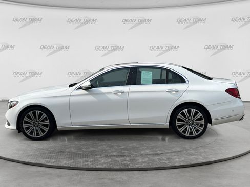 Used 2018 Mercedes-Benz E 300 4MATIC image 4