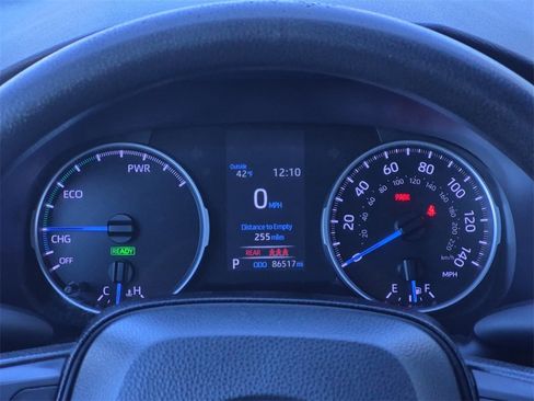 Used 2022 Toyota RAV4 LE image 15