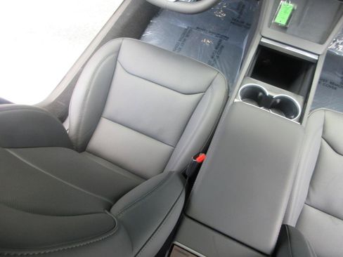 Used 2024 Tesla Model 3 RWD image 17