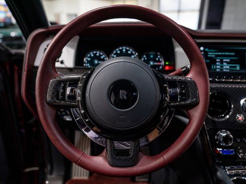 Used 2022 Rolls-Royce Cullinan Black Badge w/ Dark Exterior Package image 32